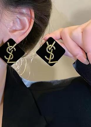 Сережки стильні