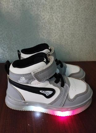 Демисезонные ботинки на мальчика р.23