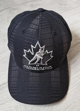 Кепка бейсболка с вышитым логотипом hockey canada