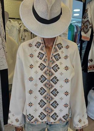 Пиджак женский бежевый вышитый