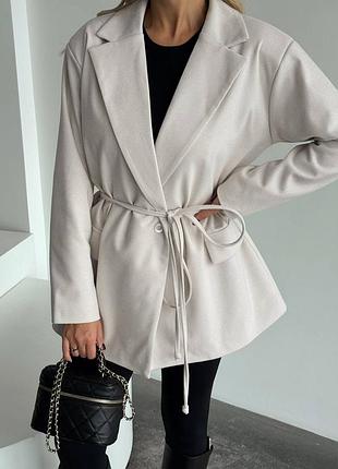 Жіночий піджак блейзер з підкладкою та плечиками на поясі кашемір шерсть бежевий