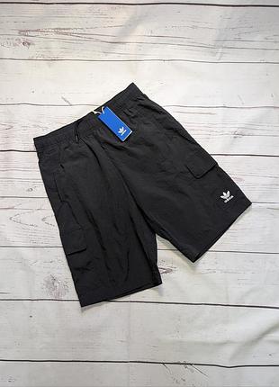 Спортивні шорти від adidas