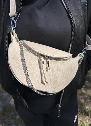 Шкіряна жіноча сумка- бананка