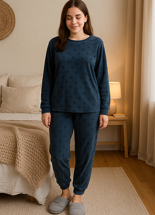 Велюровая пижама р.46-48