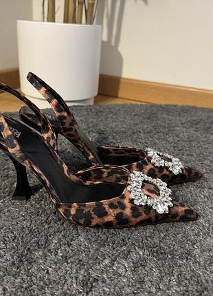 Слінгбеки від zara, анімалістичний принт