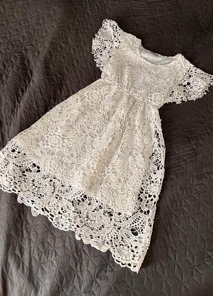 Ніжна мереживна  сукня для дівчинки