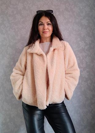 Шубка лососевого цвета шерстяная