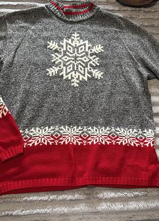 Светрик зі сніжинкою