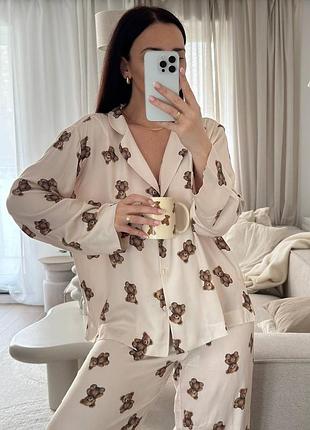Милая домашняя пижама с брюками и рубашкой с принтом мишками