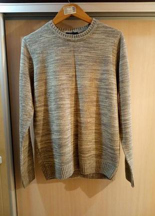 Свитер вязаный в отличном состоянии