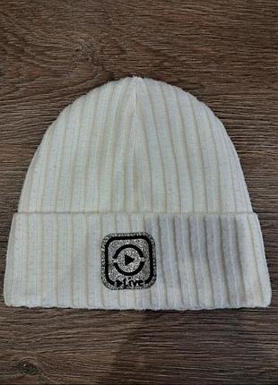 Демисезонная шапка