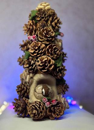 Елка из шишек