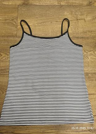 Новая майка в черно-белую полоску размер м