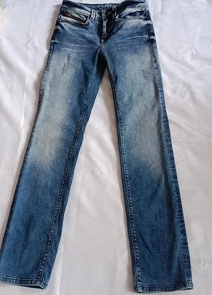 Качественные джинсы прямого кроя от only