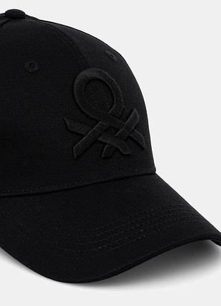 Фирменная кепка, бейсболка una