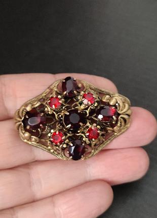 Винтажная брошь гранатовое рубиновое стекло