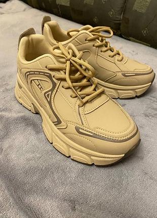 Нові кросівки/нові кросівки жіночі/ жіночі кросівки /кросівки на осінь