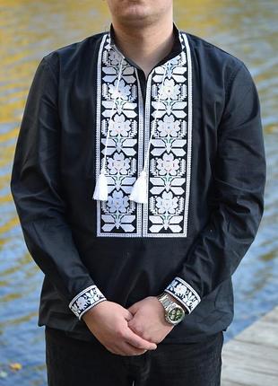 Борщівська чоловіча вишиванка на чорній тканині