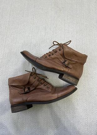 Сапожки коричневі