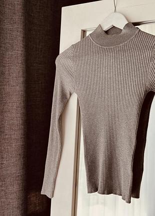 Лонгслив водолазка в рубчик primark