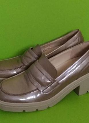 Кожаные бежевые туфли лоферы gabor 6/39