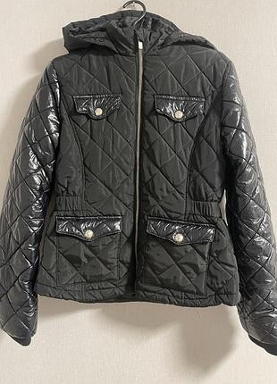 Куртка на дівчину