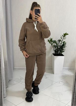 Теплый женский костюм, цвета