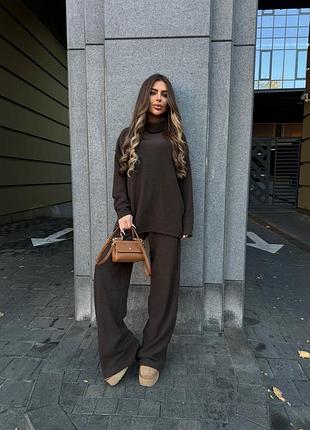 Теплий жіночий костюм