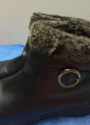 Продам черевики