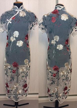 Голое платье с вышивкой в китайском стиле