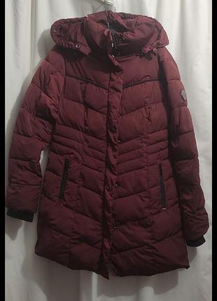 Бордовая женская куртка парка с капюшоном
