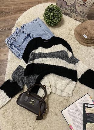 Светр sisley кольору екрю,