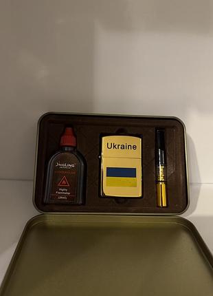 Подарункоий набір в металевій коробці, запальничка гарної якості