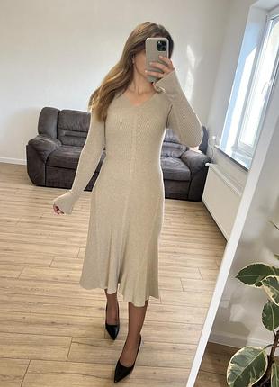 Сукня, яка ідеально лягає по фігурі