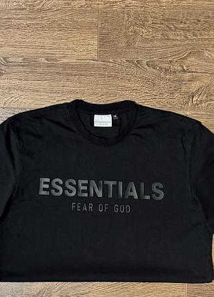 Футболка essentials .
