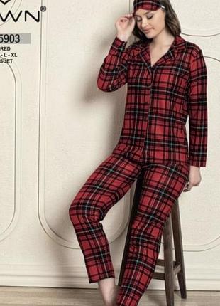 Піжама в клітинку