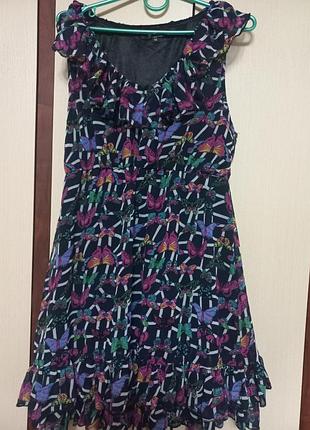 Легеньке літнє плаття