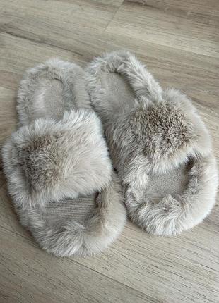 Жіночі домашні тапки