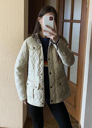 Класична оригінальна стьобна бежева куртка barbour з