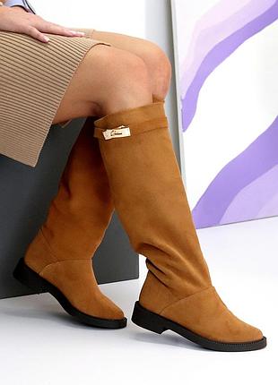 Хитовые замшевые сапоги трубы жокейки на флисе цвет camel