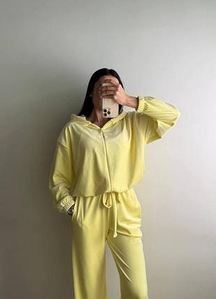 Костюм спортивний