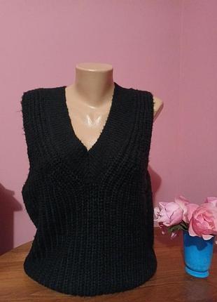 Жилетка вязаная