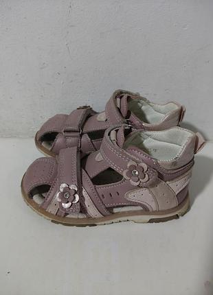 Босоножки детские фирмы kimboо, размер 24.