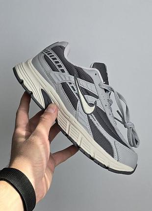 Утепленные женские кроссовки nike initiator termo grey найк серого цвета термо