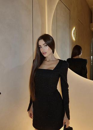 Чорна класична твідова сукня міні коротка з довгим рукавом та квадратним вирізо декольте м з твіду