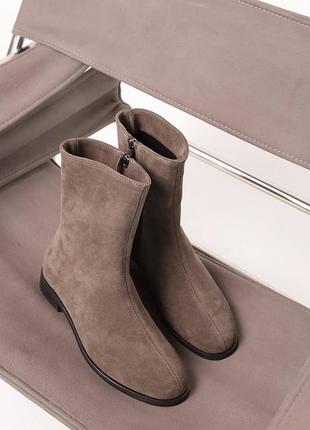 Женские замшевые ботинки на низком ходу б-2583-01