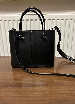 Сумка жіноча чорна середнього розміру