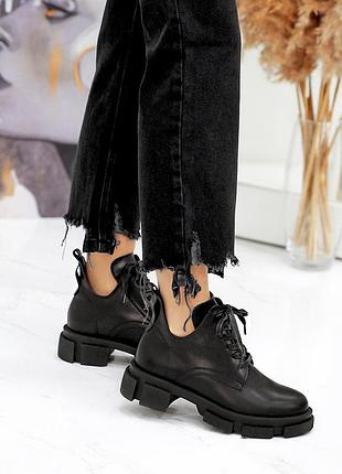 Ботинки короткие женские кожаные черные 8055-28