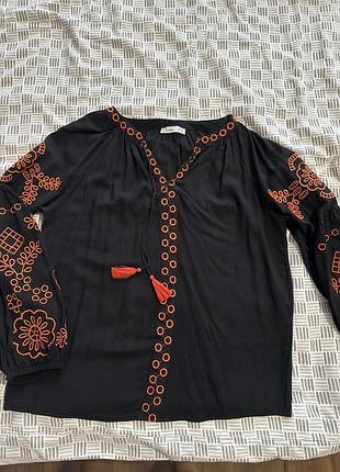 Вишиванка жіноча розмір m-l