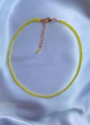 Чокер з золотисто-жовтих чеських кришталевих бусин (2-3 мм)